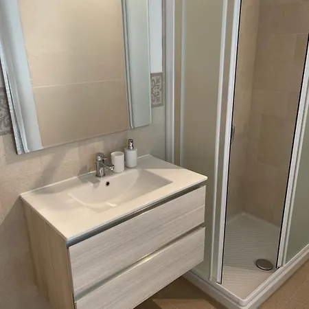 Azzurra Ridi Che Ti Passa Maison d'hôtes Alassio