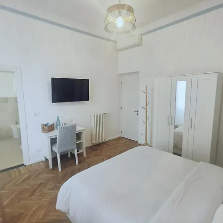 Maison d'hôtes Azzurra Ridi Che Ti Passa Alassio