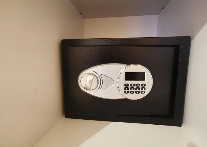 Azzurra Ridi Che Ti Passa 4* Алассио