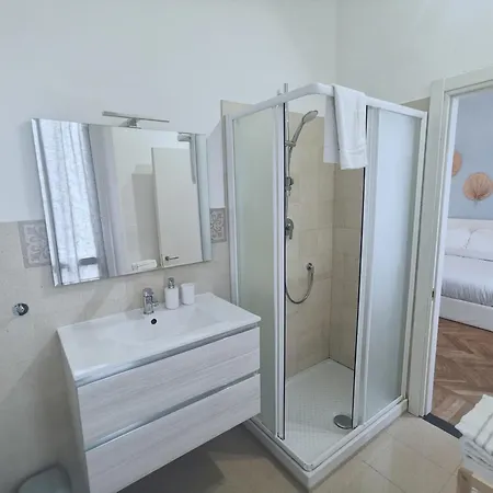 Guest house Azzurra Ridi Che Ti Passa Alassio